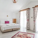 Ξενοδοχείο Mandalin 3*